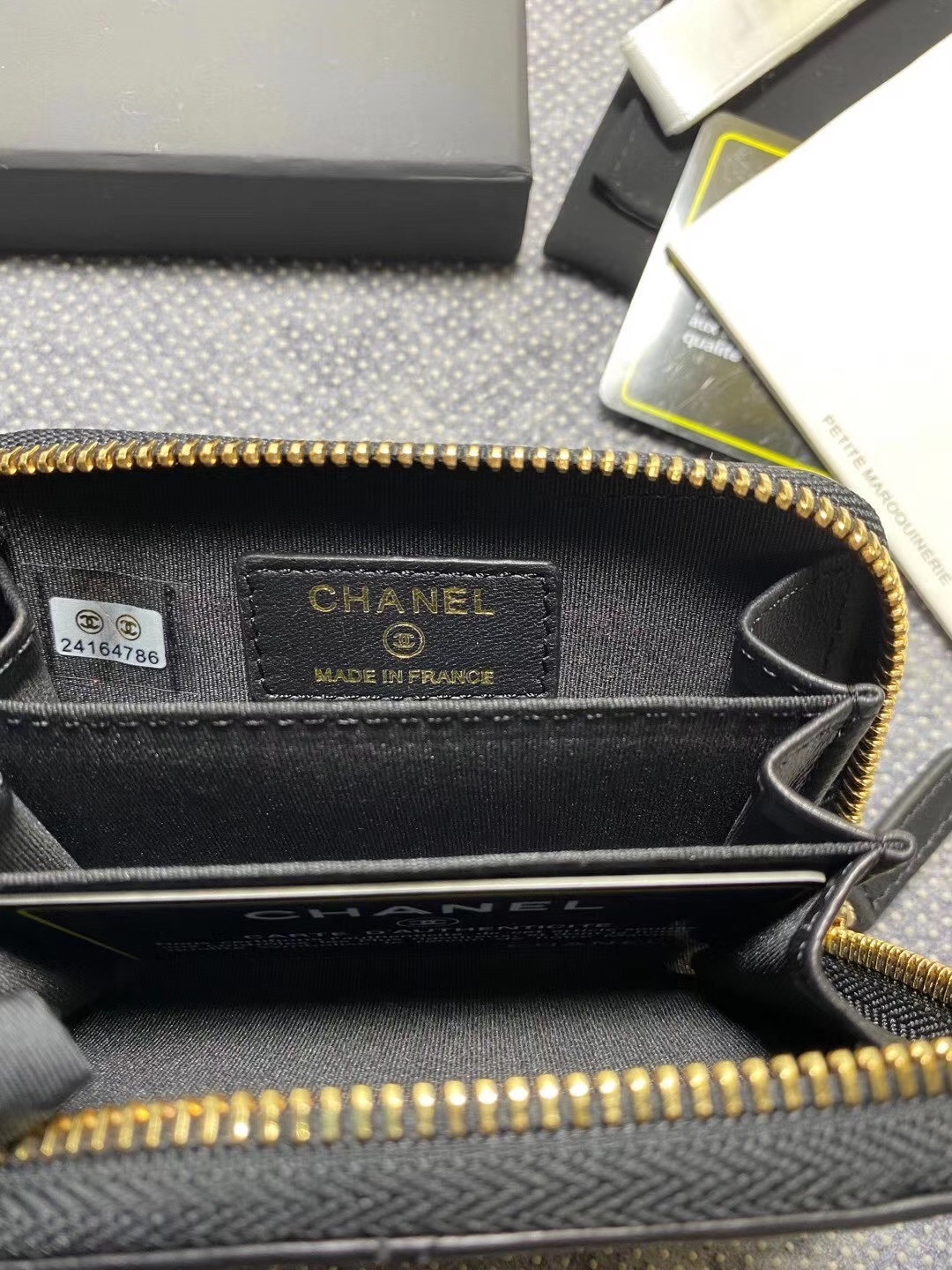 Ch**el ZIPPED COIN PURSE 7.5x 11x 2.5cm