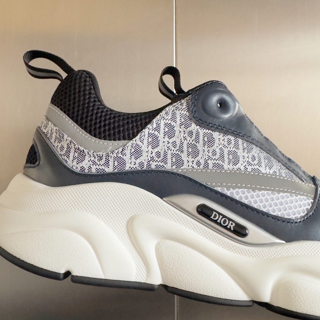 UA D10r B22 gray Sneaker