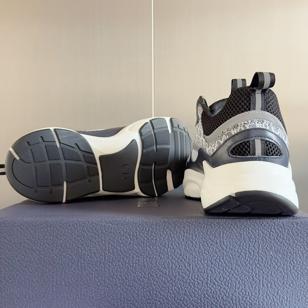 UA D10r B22 gray Sneaker