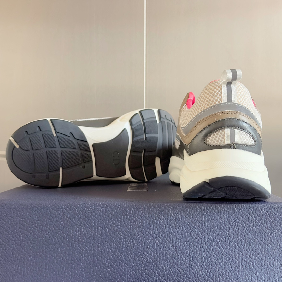 UA D10r B22  Sneaker