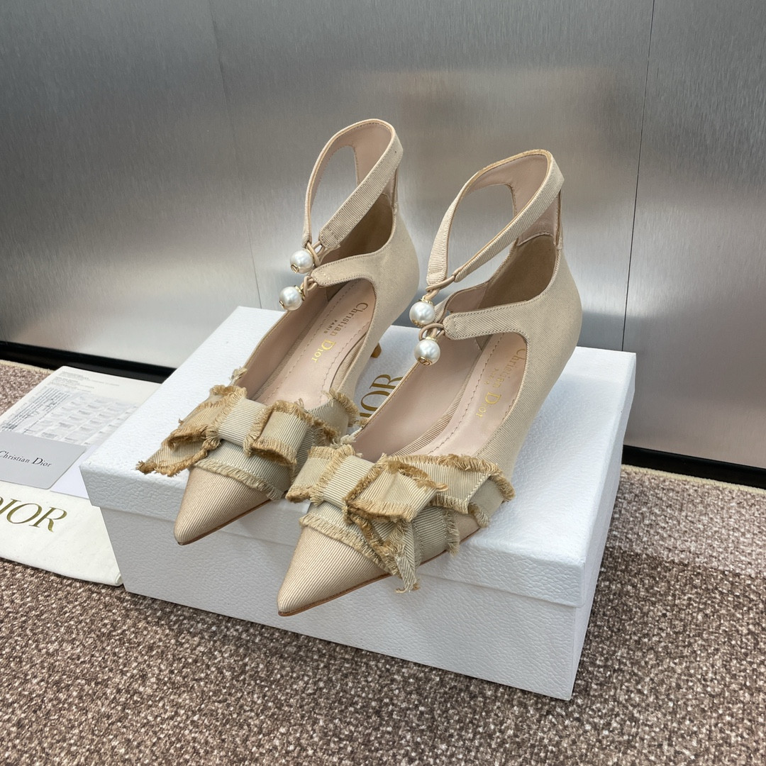 UA D10r AD10rable Pump