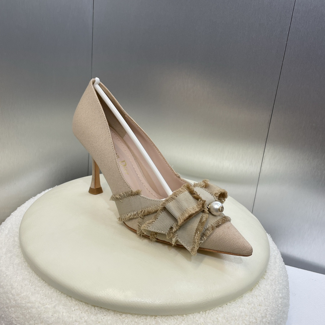 UA D10r AD10rable Pump