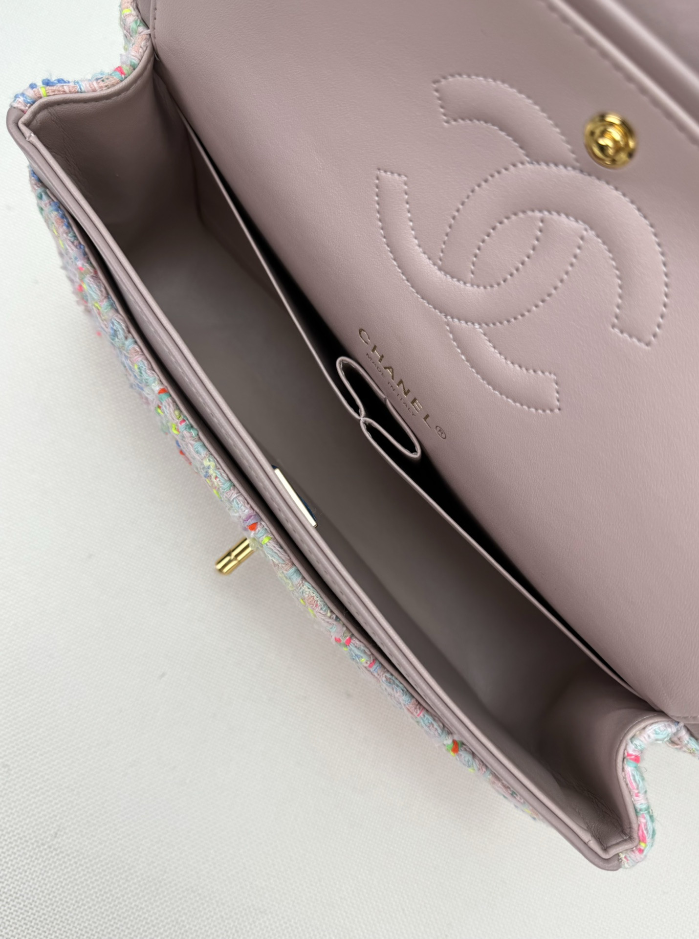 Ch**el CLASSIC 11.12 HANDBAG  4.7 × 7.8 × 2.3 in