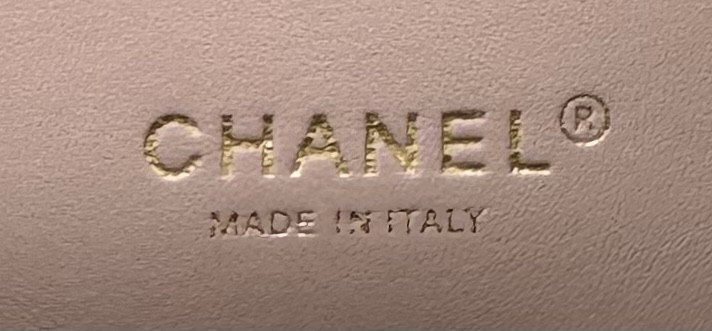 Ch**el CLASSIC 11.12 HANDBAG  4.7 × 7.8 × 2.3 in