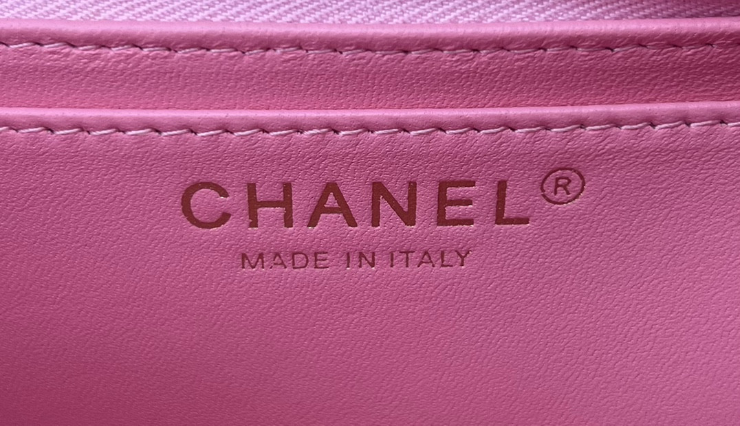 Ch**el MINI CLASSIC 11.12 HANDBAG Tweed & Gold-Tone Metal 4.7 × 7.8 × 2.3 in