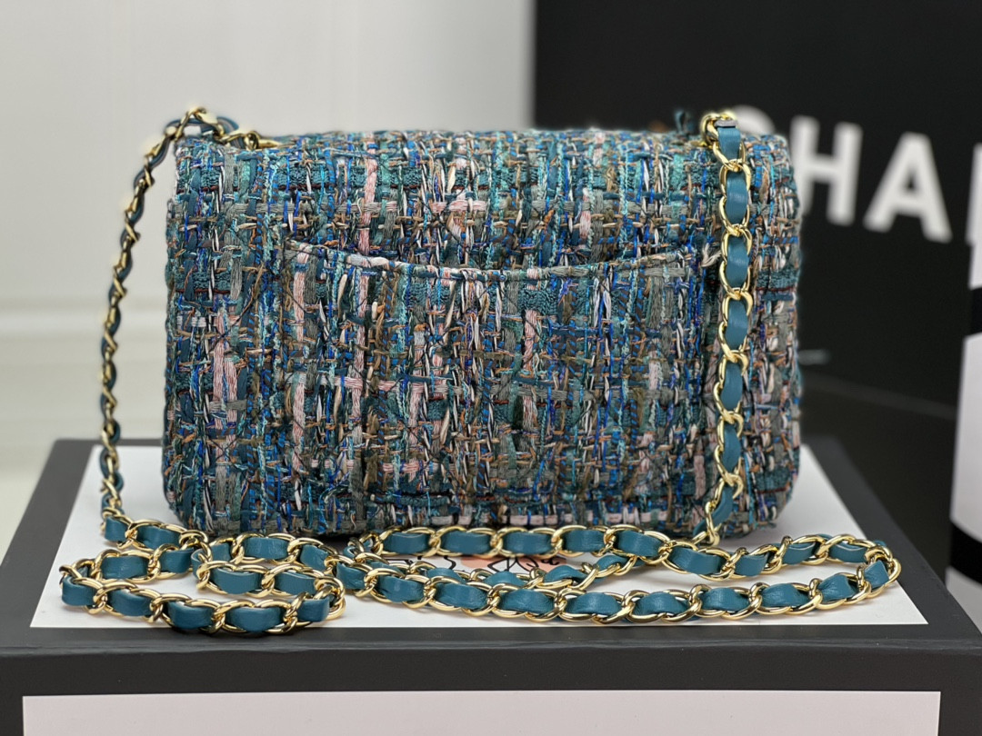 Ch**el MINI CLASSIC 11.12 HANDBAG Tweed & Gold-Tone Metal 4.7 × 7.8 × 2.3 in