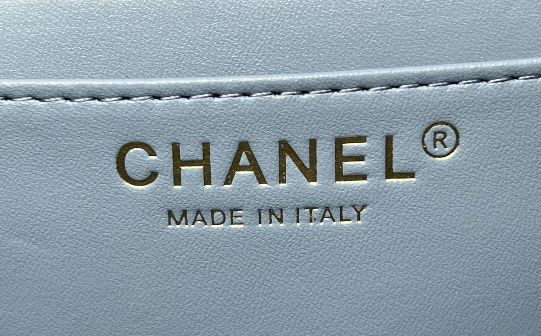 Ch**el MINI CLASSIC 11.12 HANDBAG Tweed & Gold-Tone Metal 4.7 × 7.8 × 2.3 in