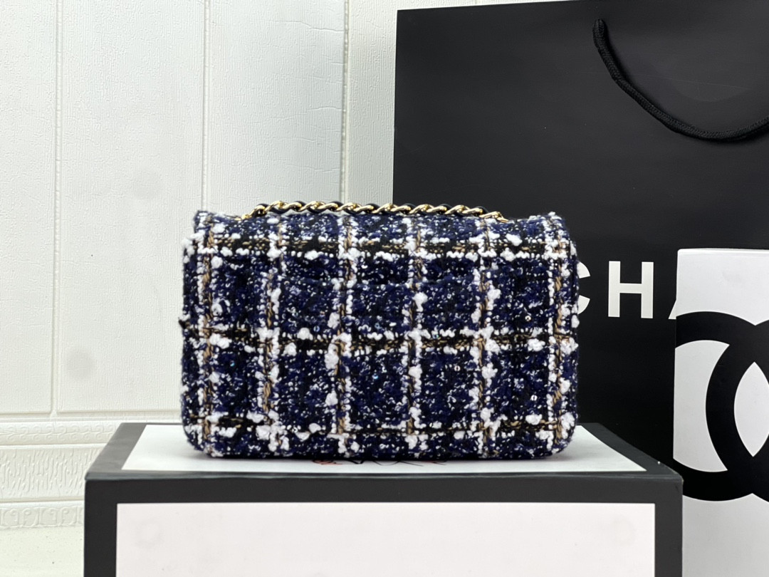 Ch**el MINI CLASSIC 11.12 HANDBAG Tweed & Gold-Tone Metal 4.7 × 7.8 × 2.3 in