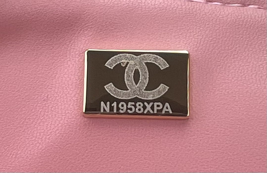 Ch**el MINI CLASSIC 11.12 HANDBAG Tweed & Gold-Tone Metal 4.7 × 7.8 × 2.3 in