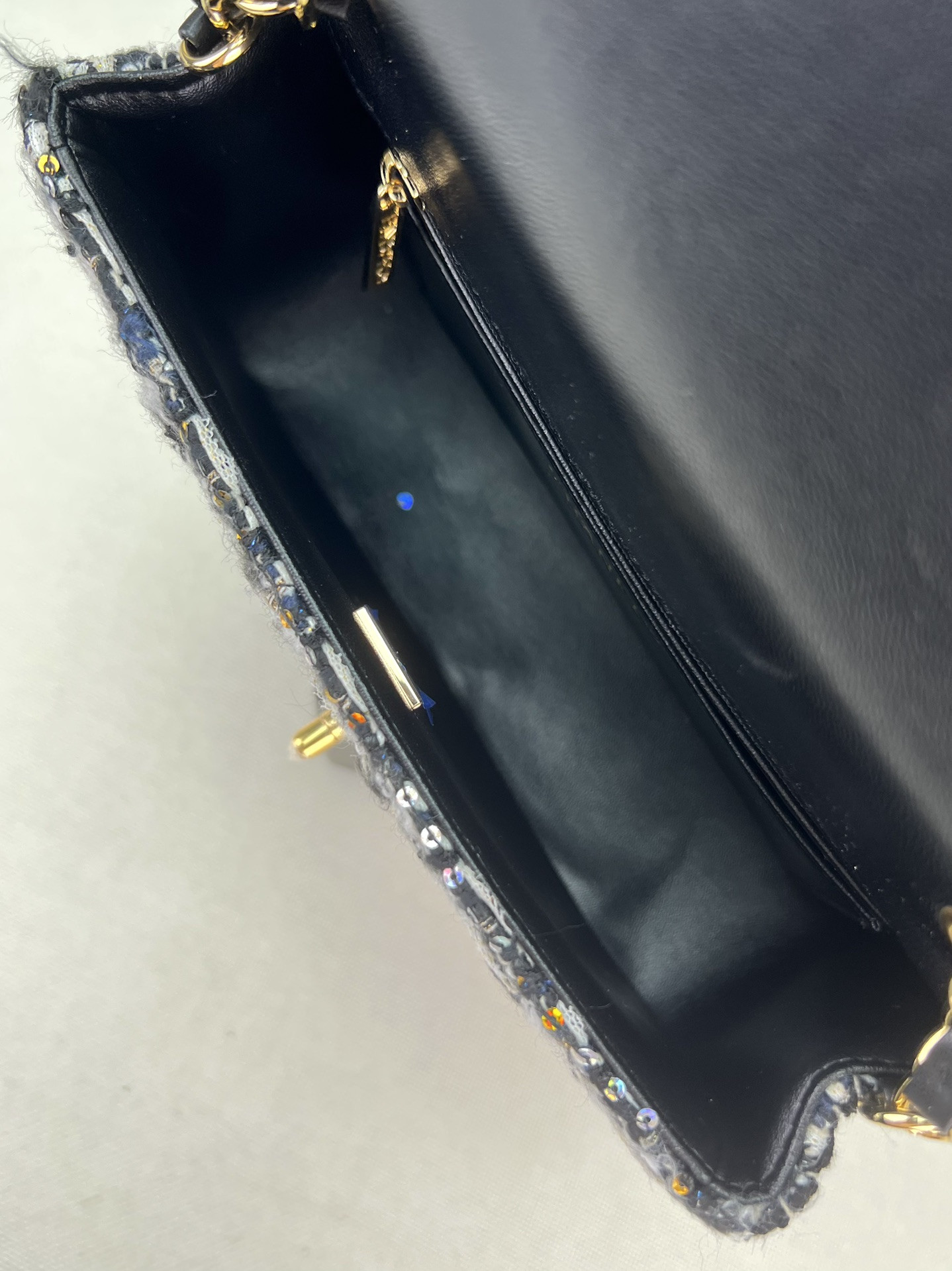 Ch**el MINI CLASSIC 11.12 HANDBAG Tweed & Gold-Tone Metal 4.7 × 7.8 × 2.3 in