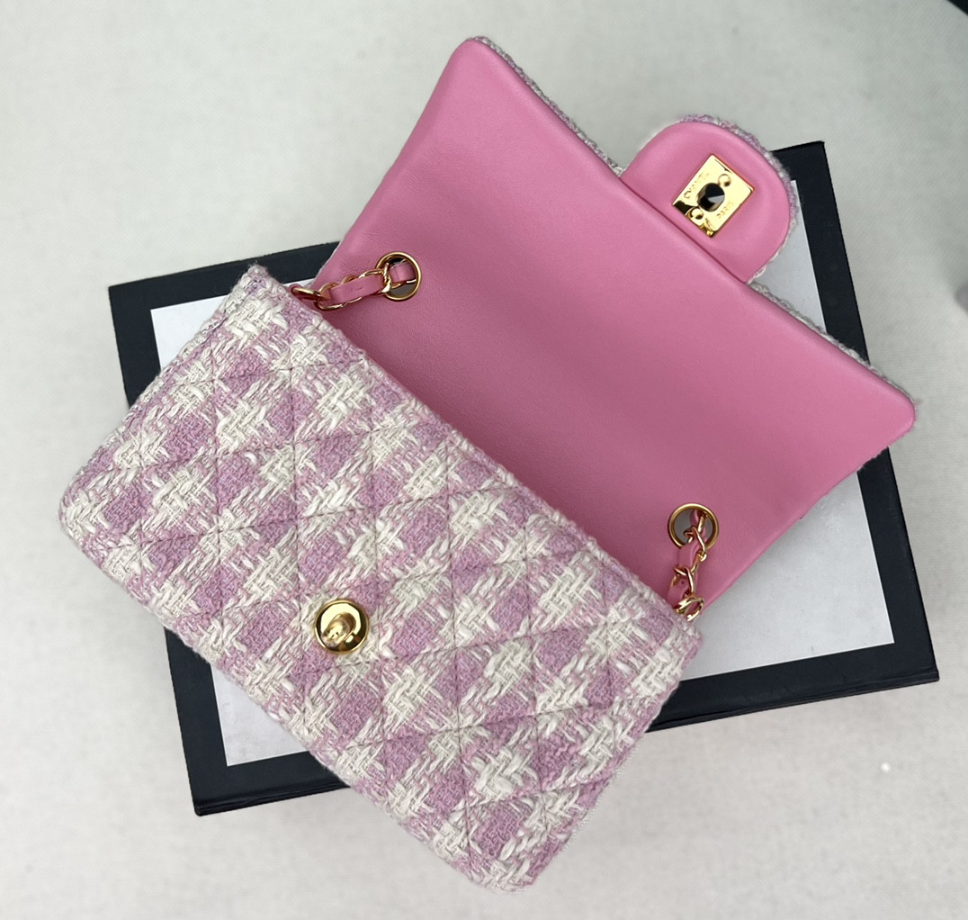 Ch**el MINI CLASSIC 11.12 HANDBAG Tweed & Gold-Tone Metal 4.7 × 7.8 × 2.3 in