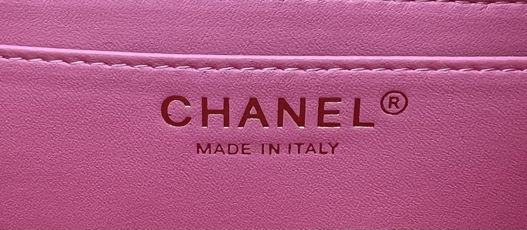 Ch**el MINI CLASSIC 11.12 HANDBAG Tweed & Gold-Tone Metal 4.7 × 7.8 × 2.3 in