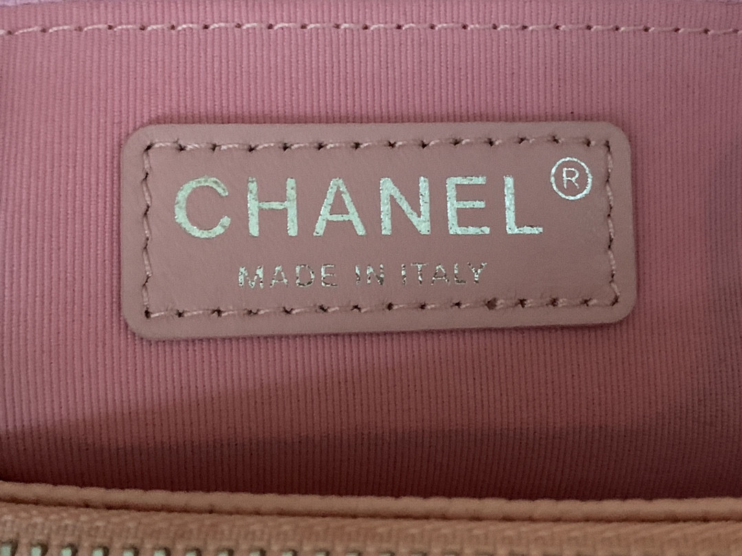 Ch**el GST CAVIAR LEATHER HARDWARE 24X33X13CM