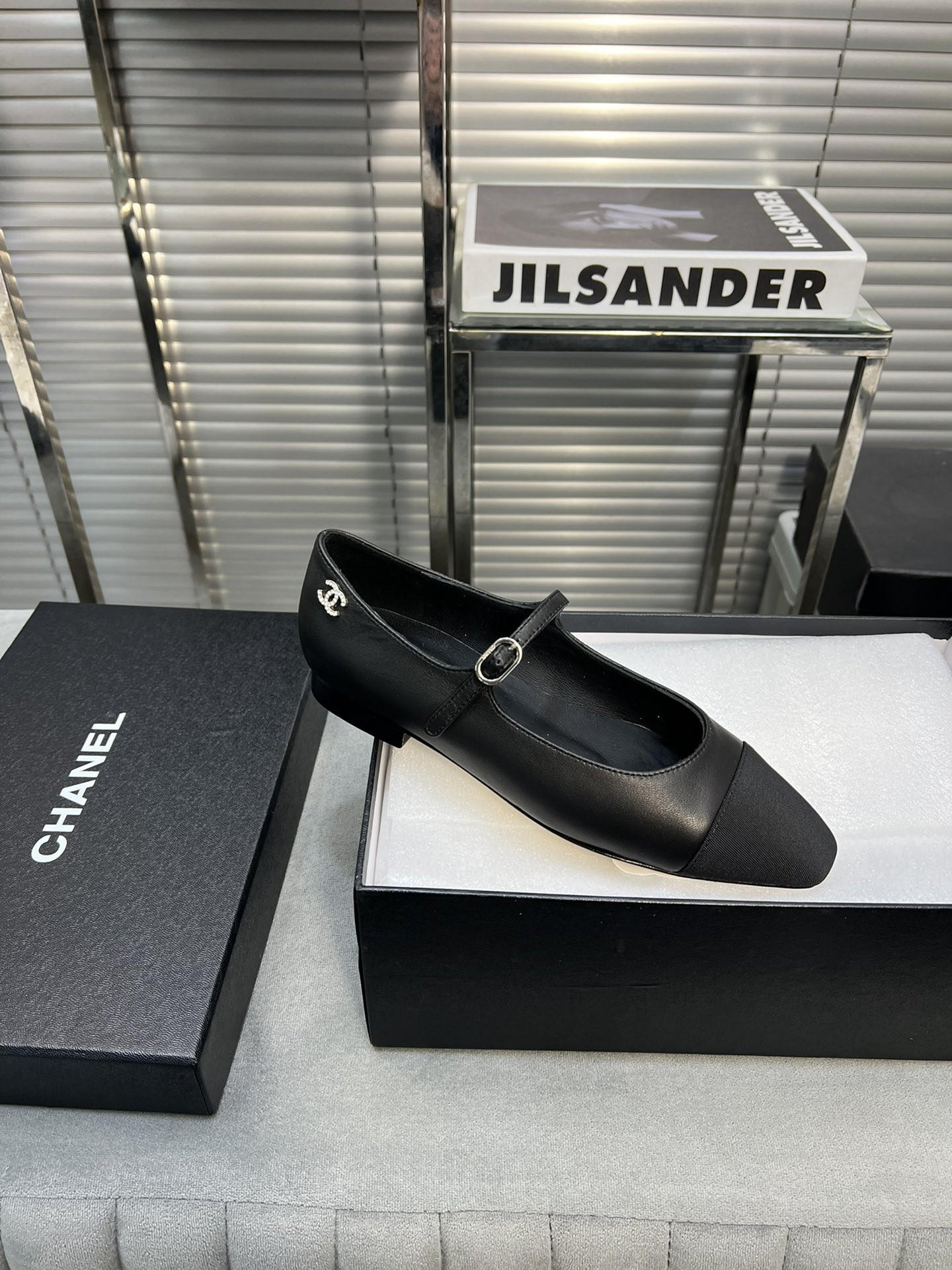 UA Ch**el MARY JANES  Lambskin