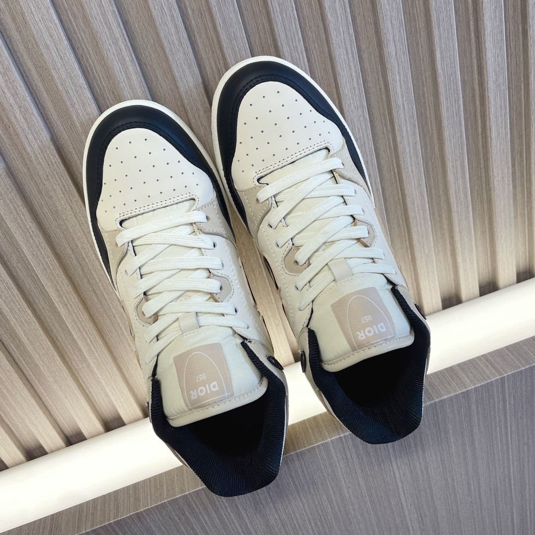 UA D10r B57 Mid-Top Sneaker