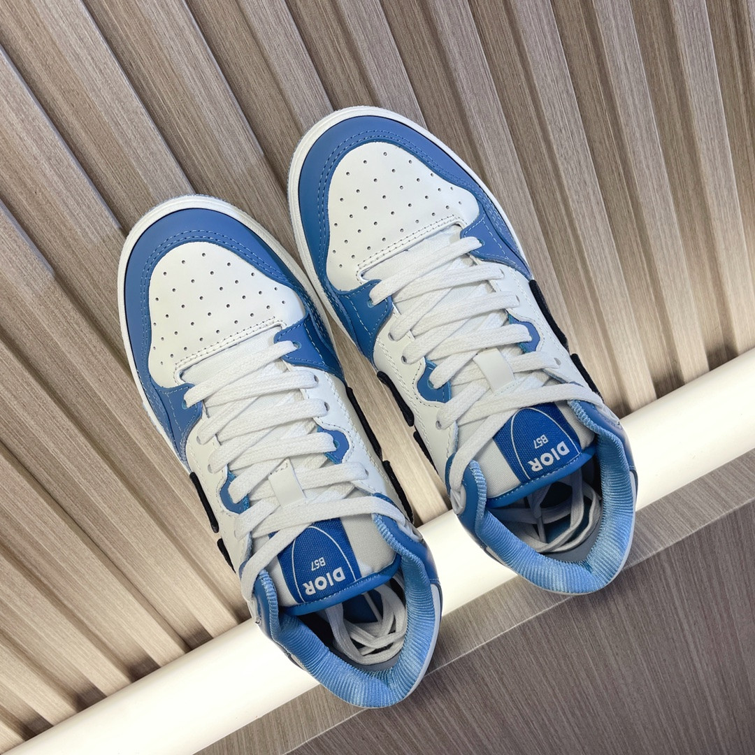 UA D10r B57 Low-Top Sneaker Light Blue and White