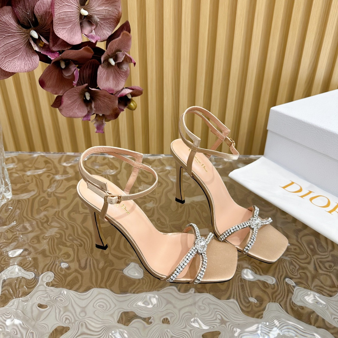 UA D10r Slingback Pump