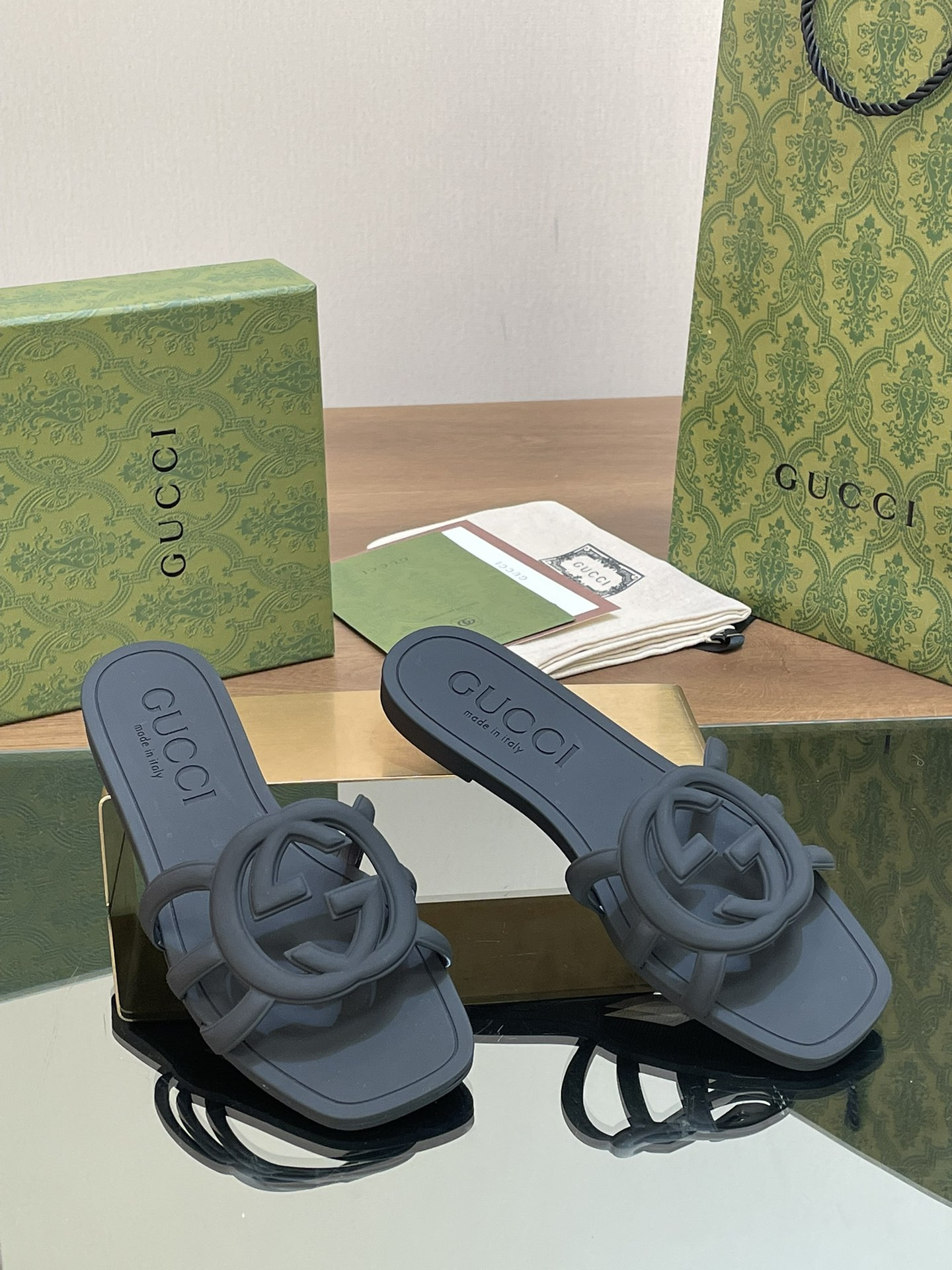 UA Gvc*1 INTERLOCKING G SLIDE SANDAL Black