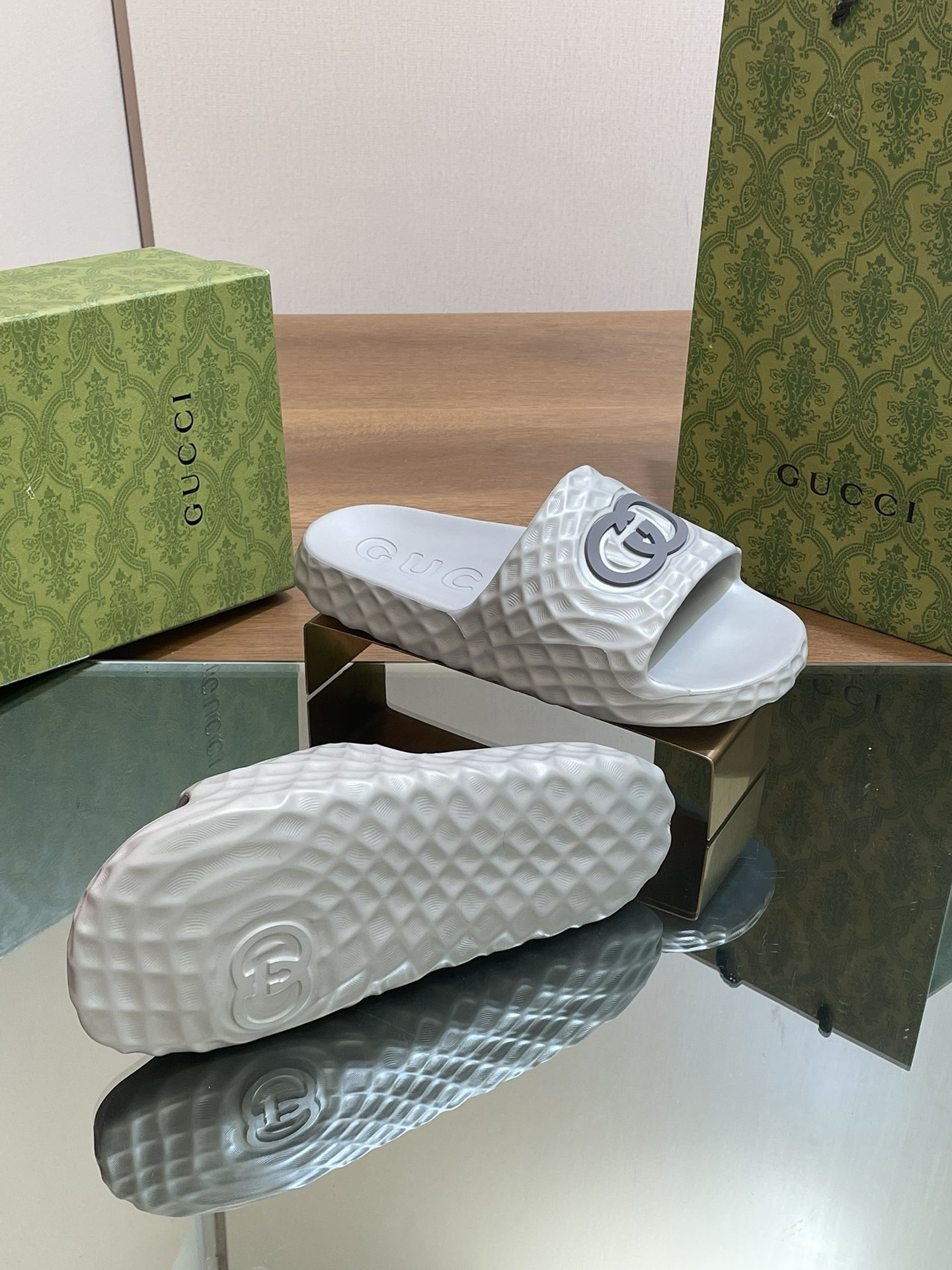 UA Gvc*1 INTERLOCKING G SLIDE SANDAL Gray