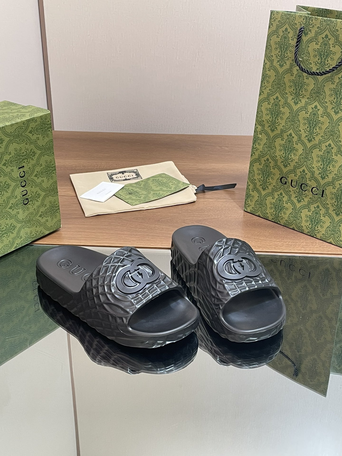 UA Gvc*1 INTERLOCKING G SLIDE SANDAL Black