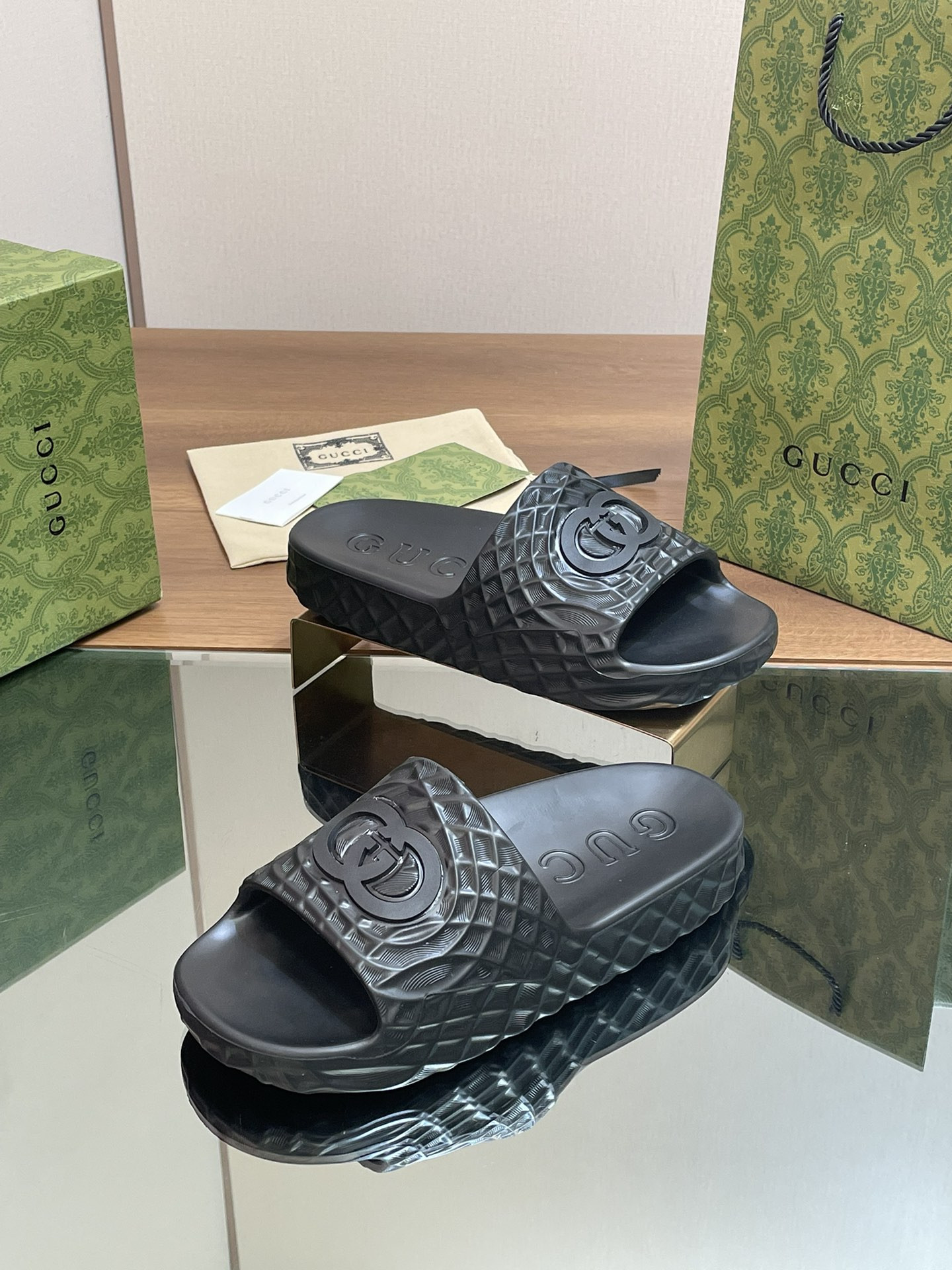 UA Gvc*1 INTERLOCKING G SLIDE SANDAL Black