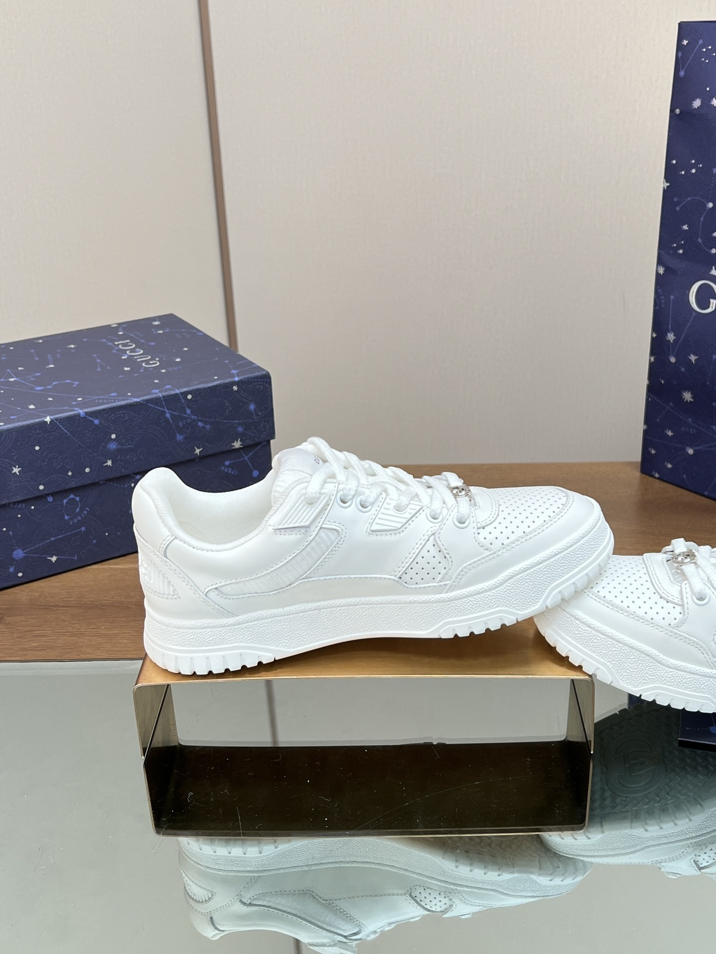 UA Gvc*1 Low-Top SNEAKER