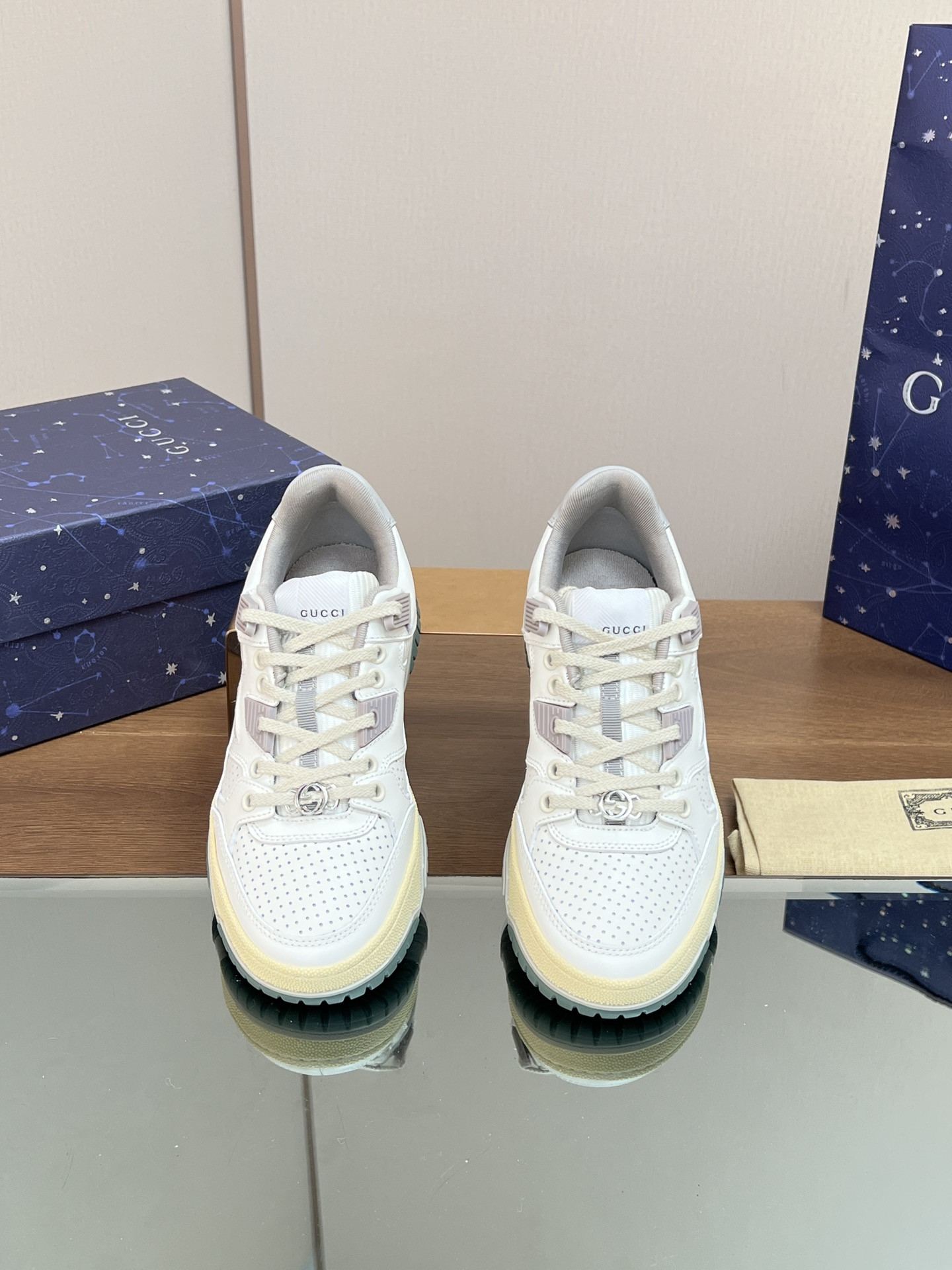 UA Gvc*1 Low-Top SNEAKER