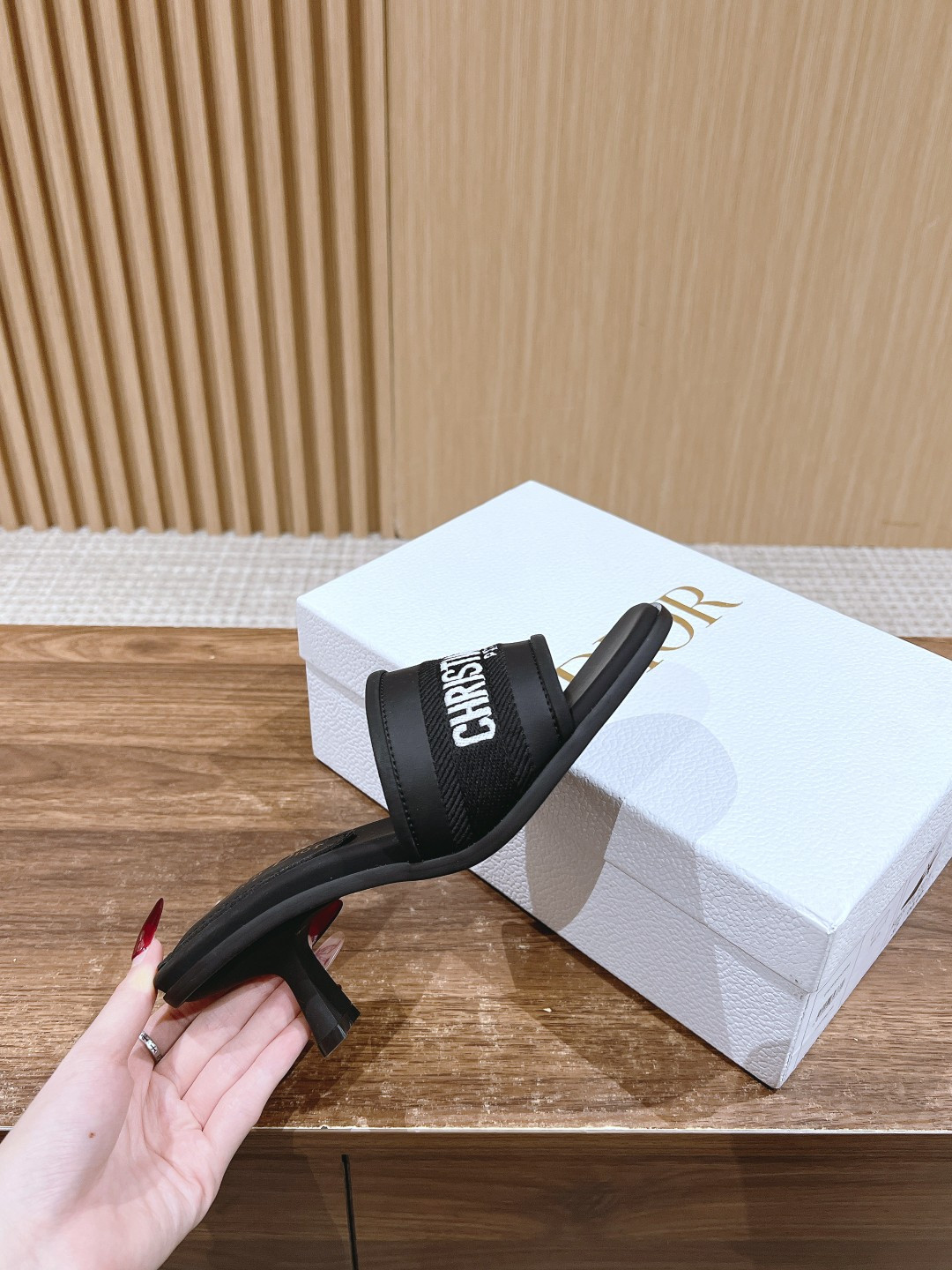 D10r Dway Heeled Slide