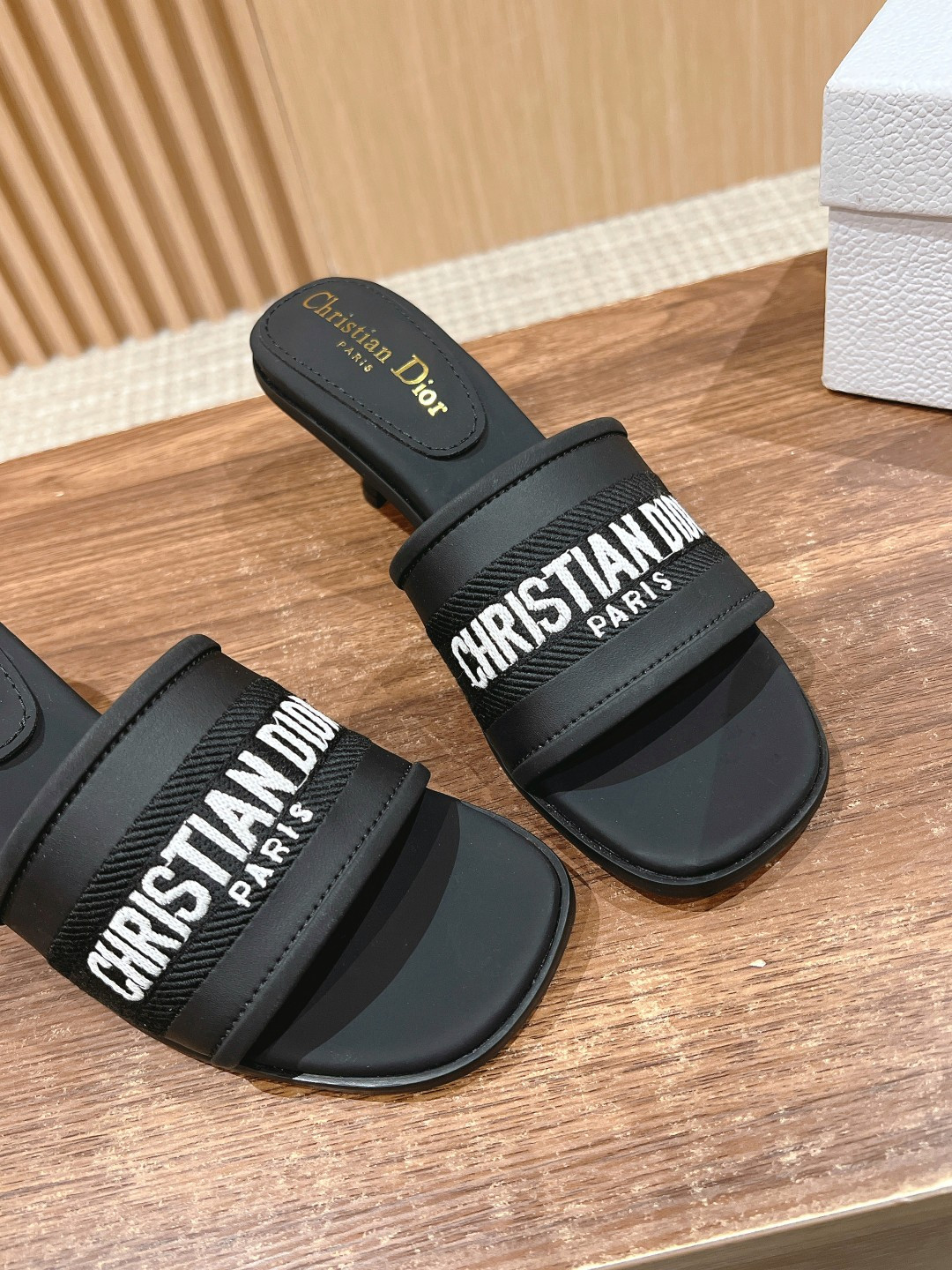 D10r Dway Heeled Slide