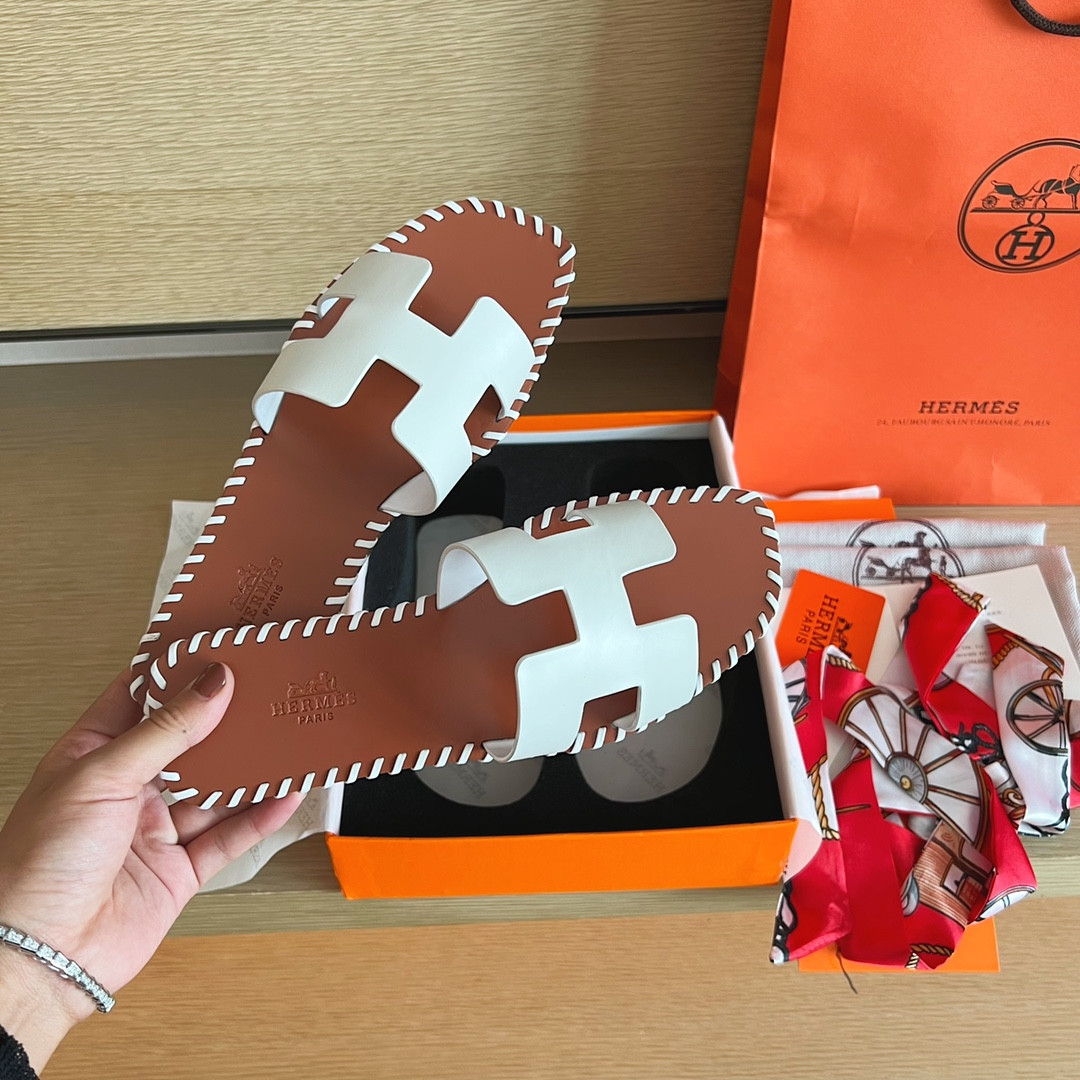 UA H**me5 Oran sandal