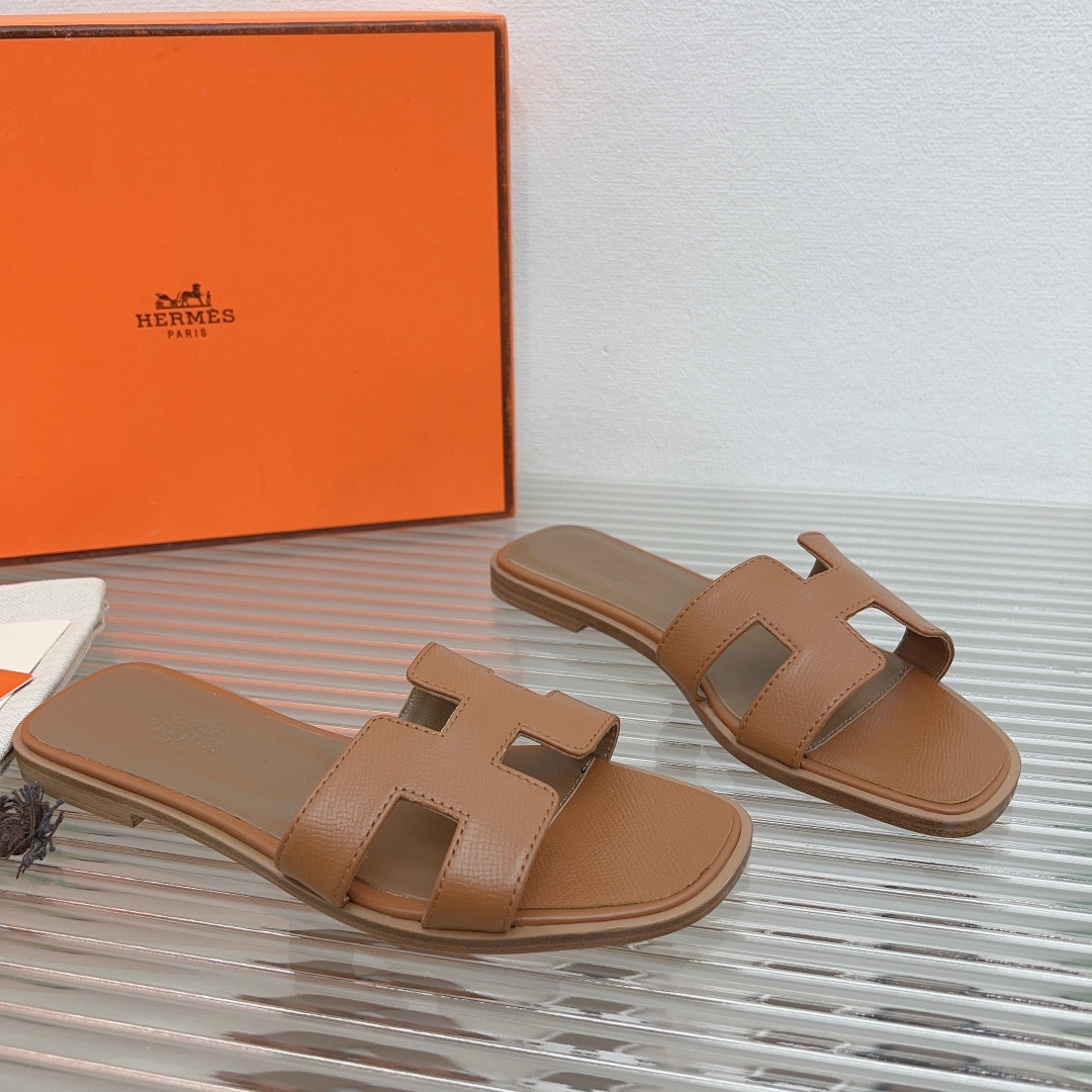 UA H**me5 Oran sandal