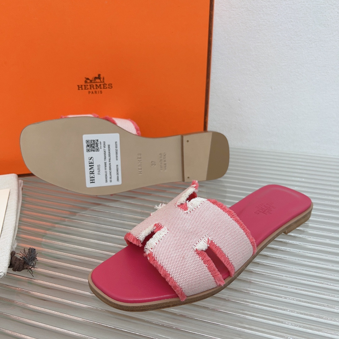 UA H**me5 Oran sandal