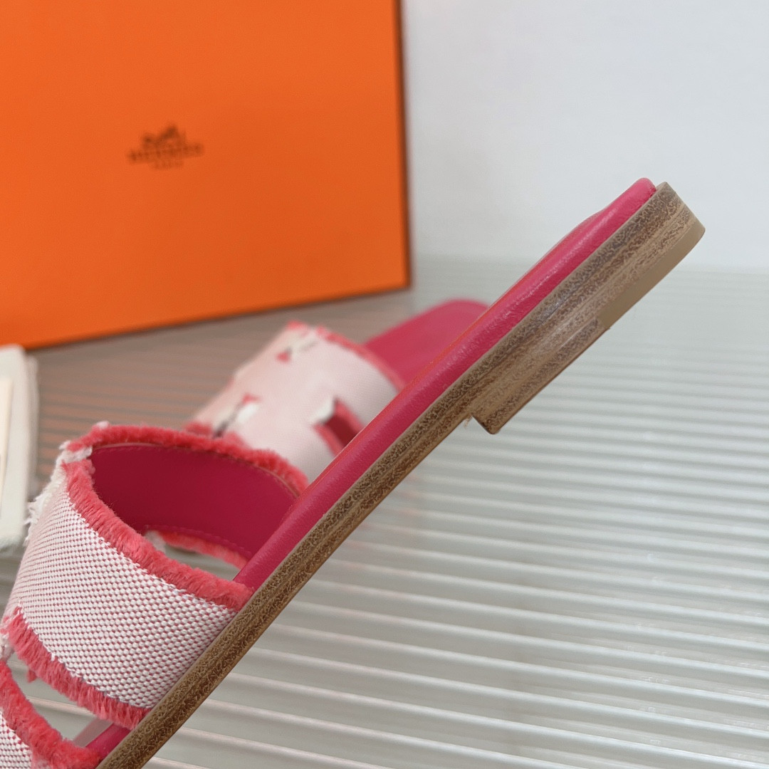 UA H**me5 Oran sandal