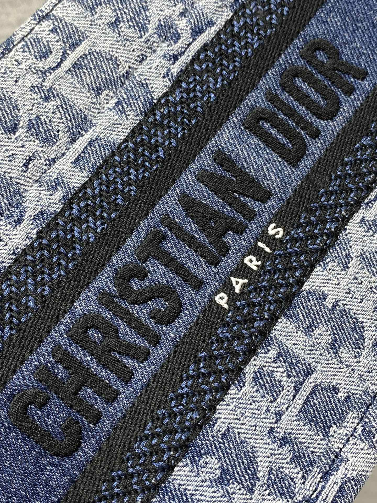 Mini D10r Book Tote Blue Denim D10r Oblique Jacquard 21.5 x 13 x 7.5 cm