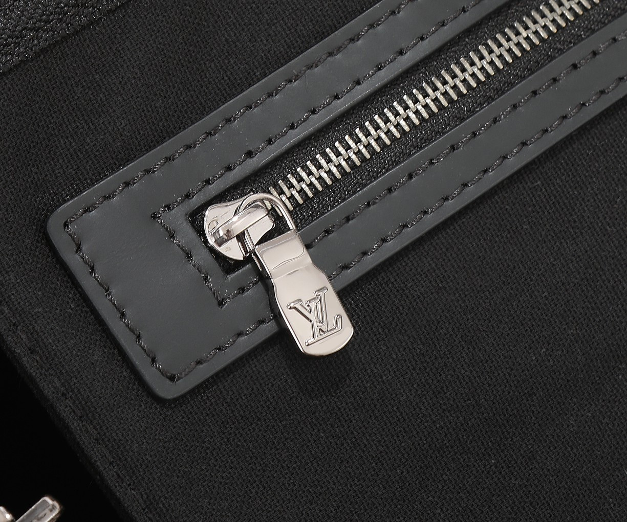 L0vis Vvtt0n Keepall Bandoulière 55 M40605