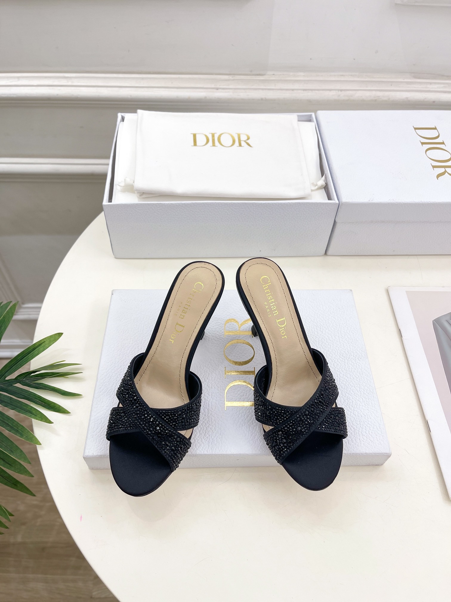 UA D10r Tribales Heeled Slide