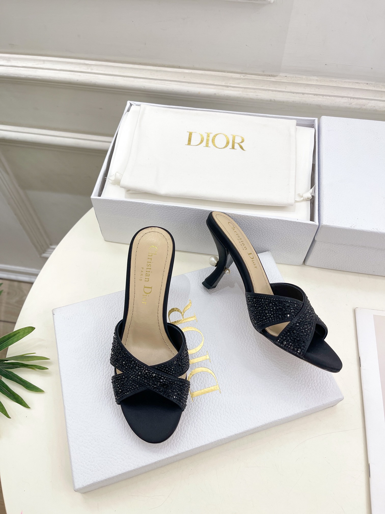 UA D10r Tribales Heeled Slide