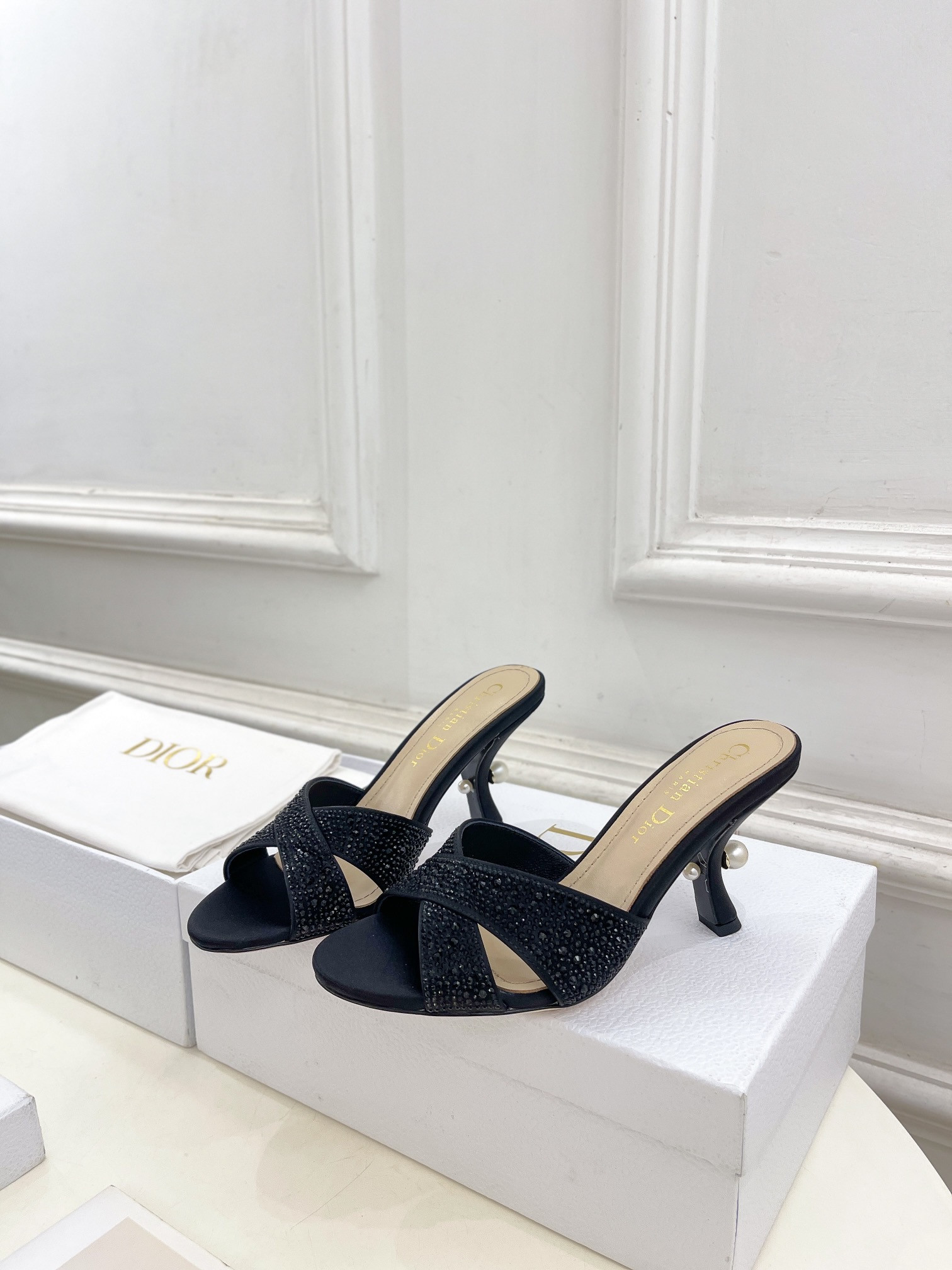 UA D10r Tribales Heeled Slide