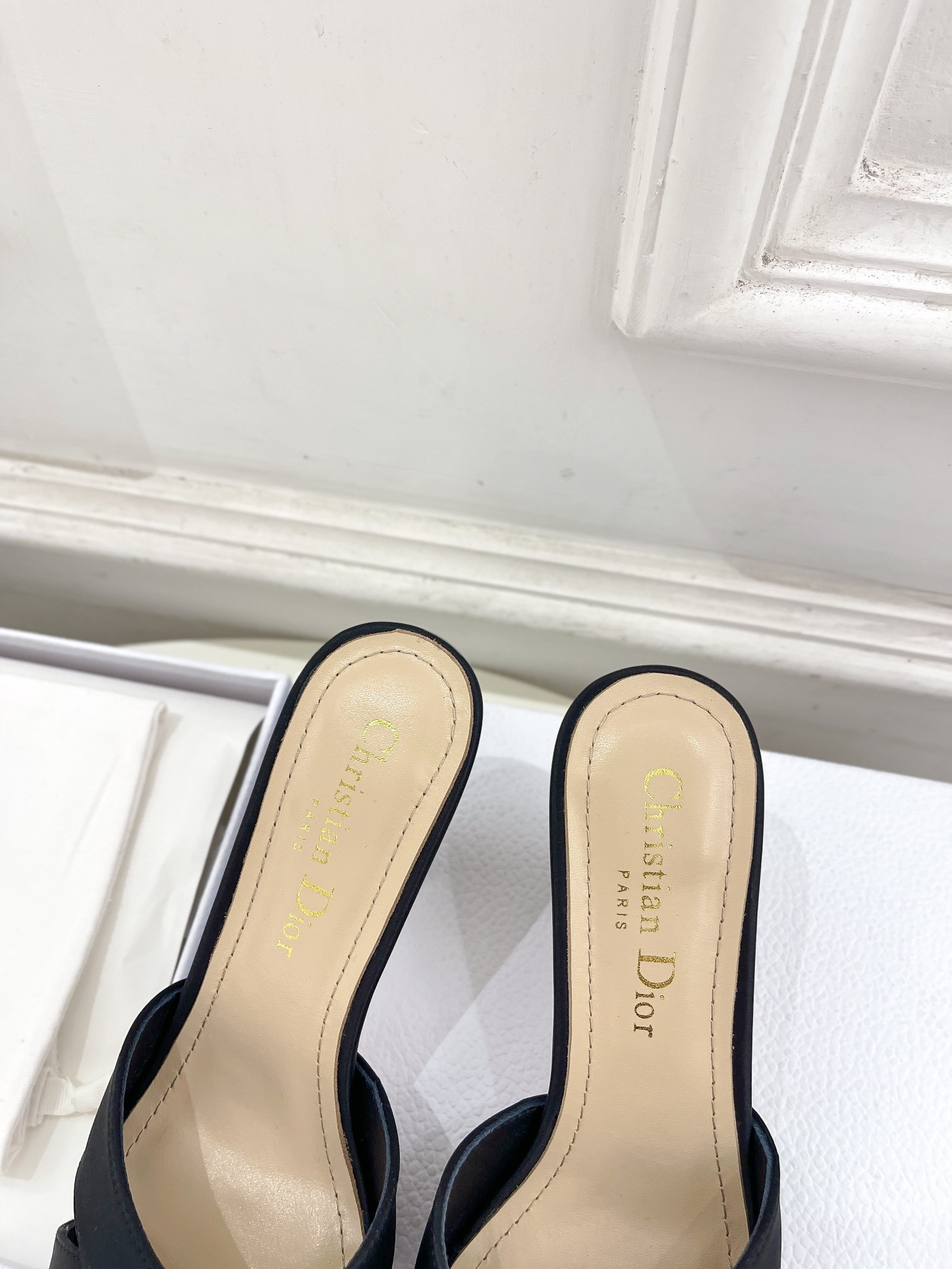 UA D10r Tribales Heeled Slide