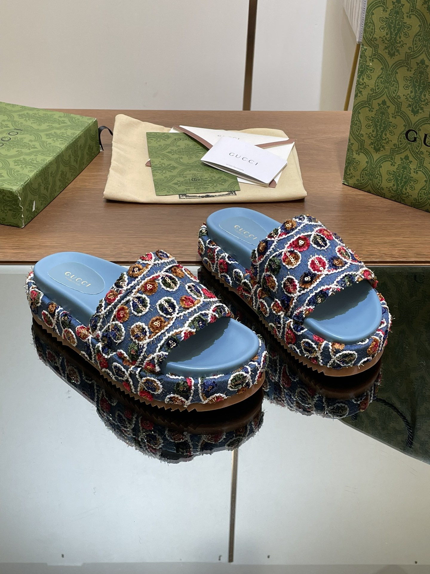 UA Gvc*1 PLATFORM SLIDE