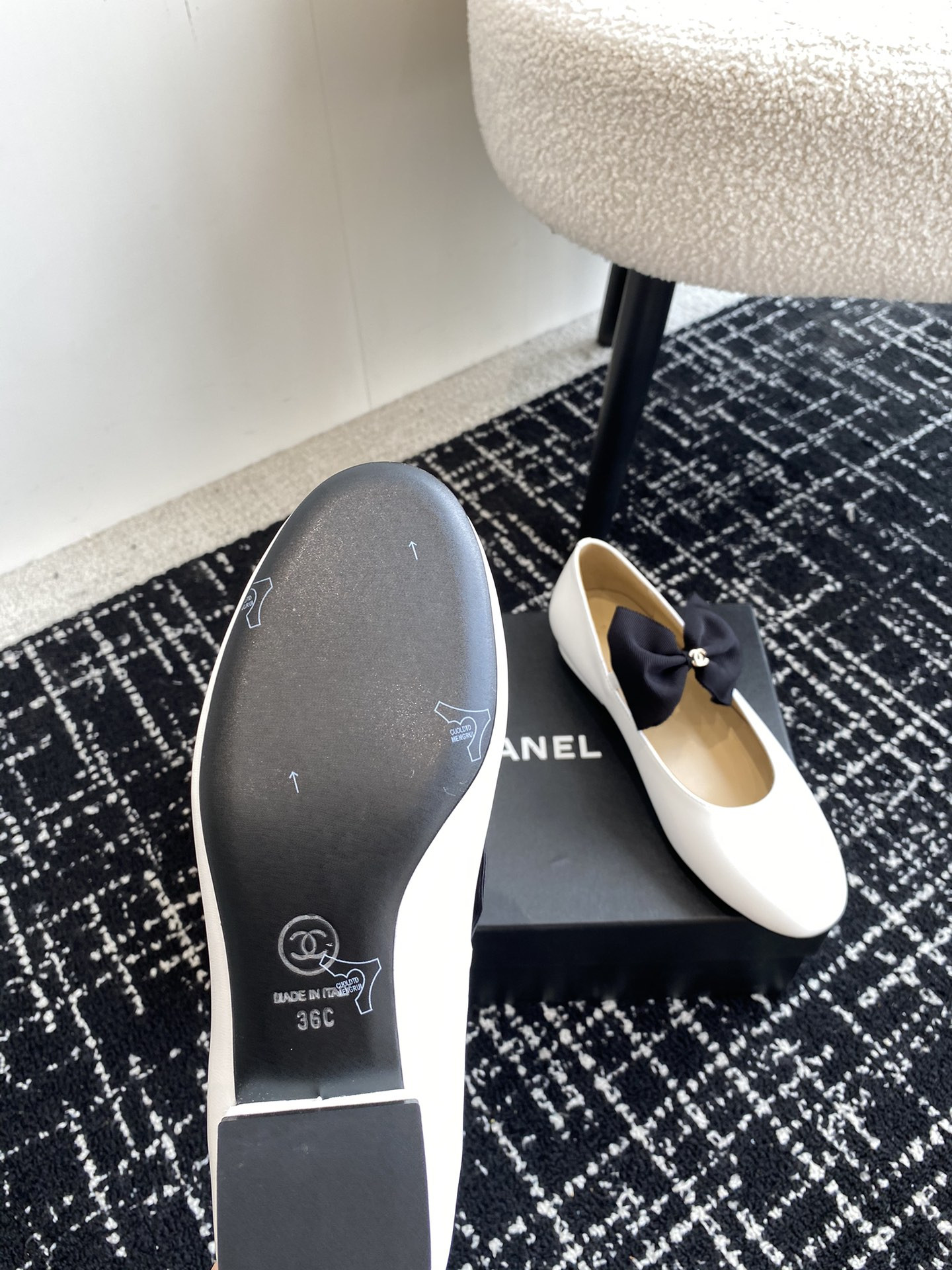 UA Ch**el MARY JANES FLAT