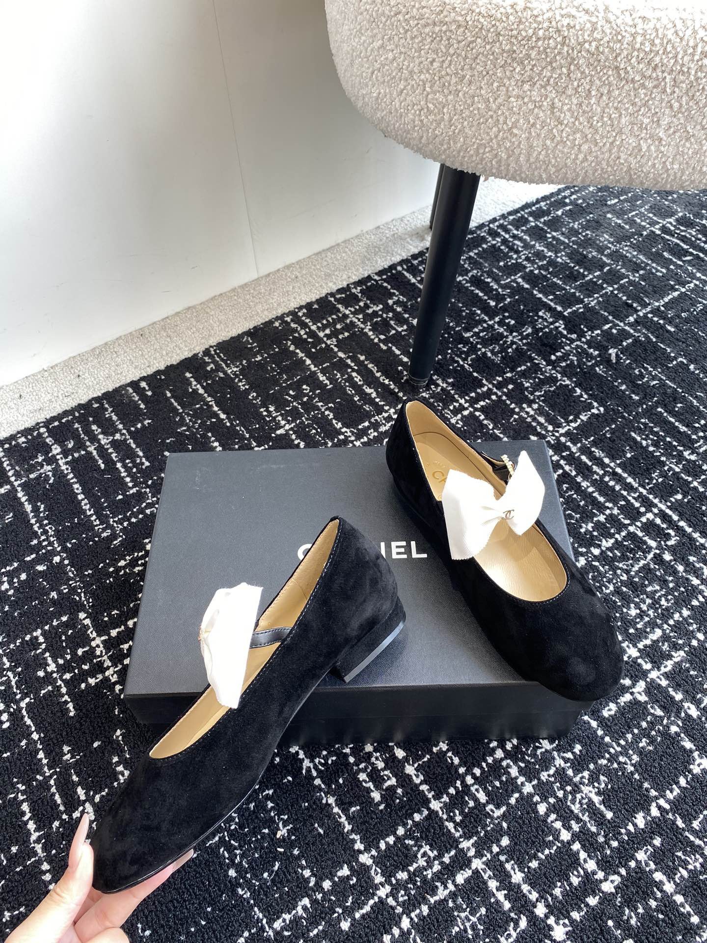 UA Ch**el MARY JANES FLAT