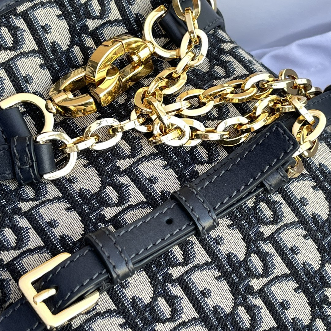 D10r  Amber Oblique 24.5×25×11cm