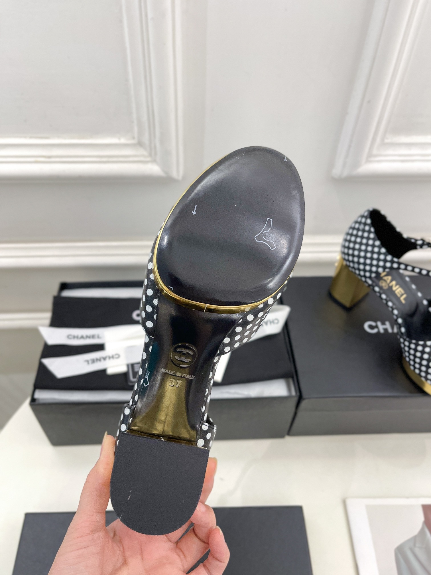 UA Ch**el HEELED SANDALS