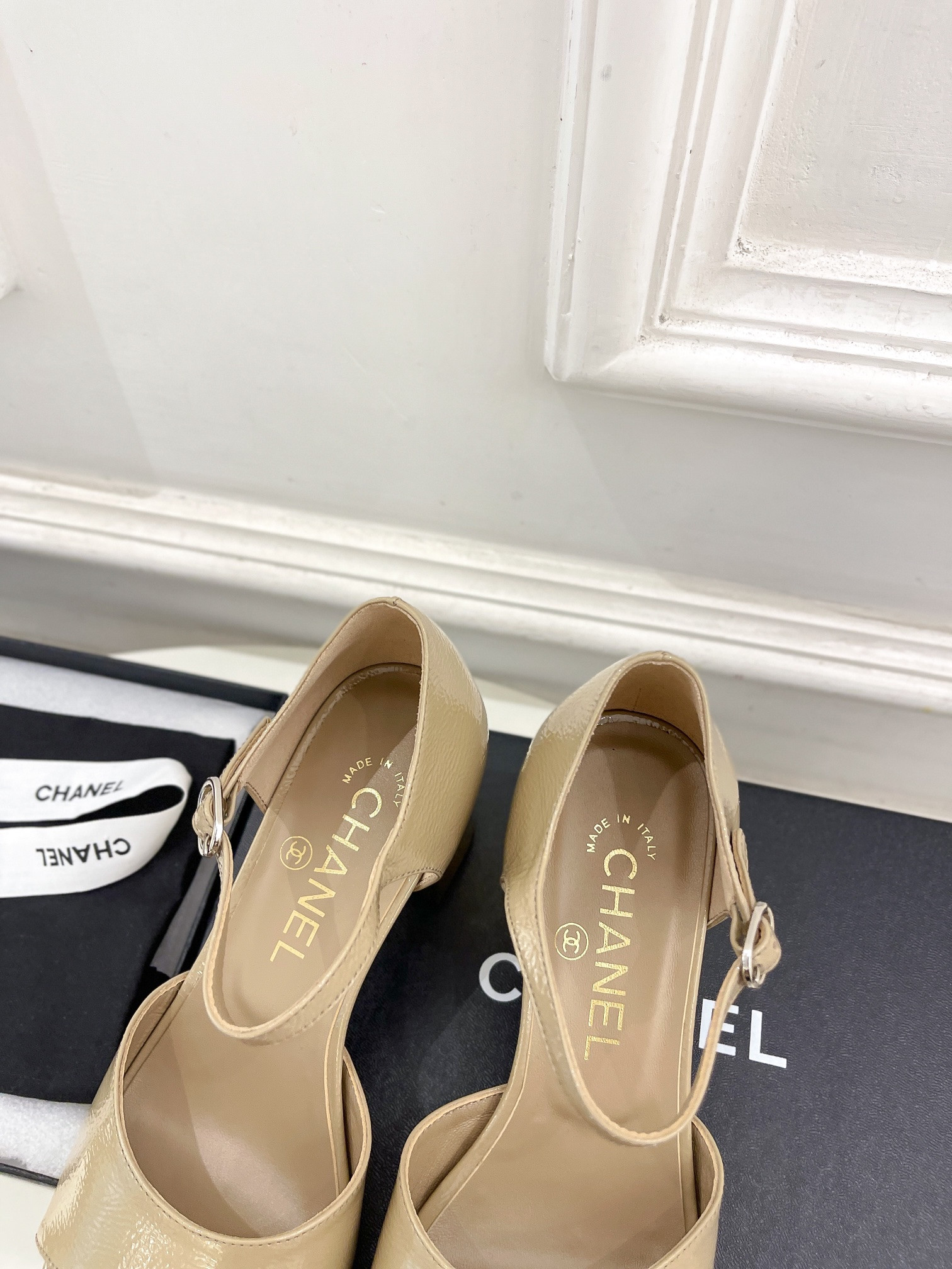 UA Ch**el HEELED SANDALS