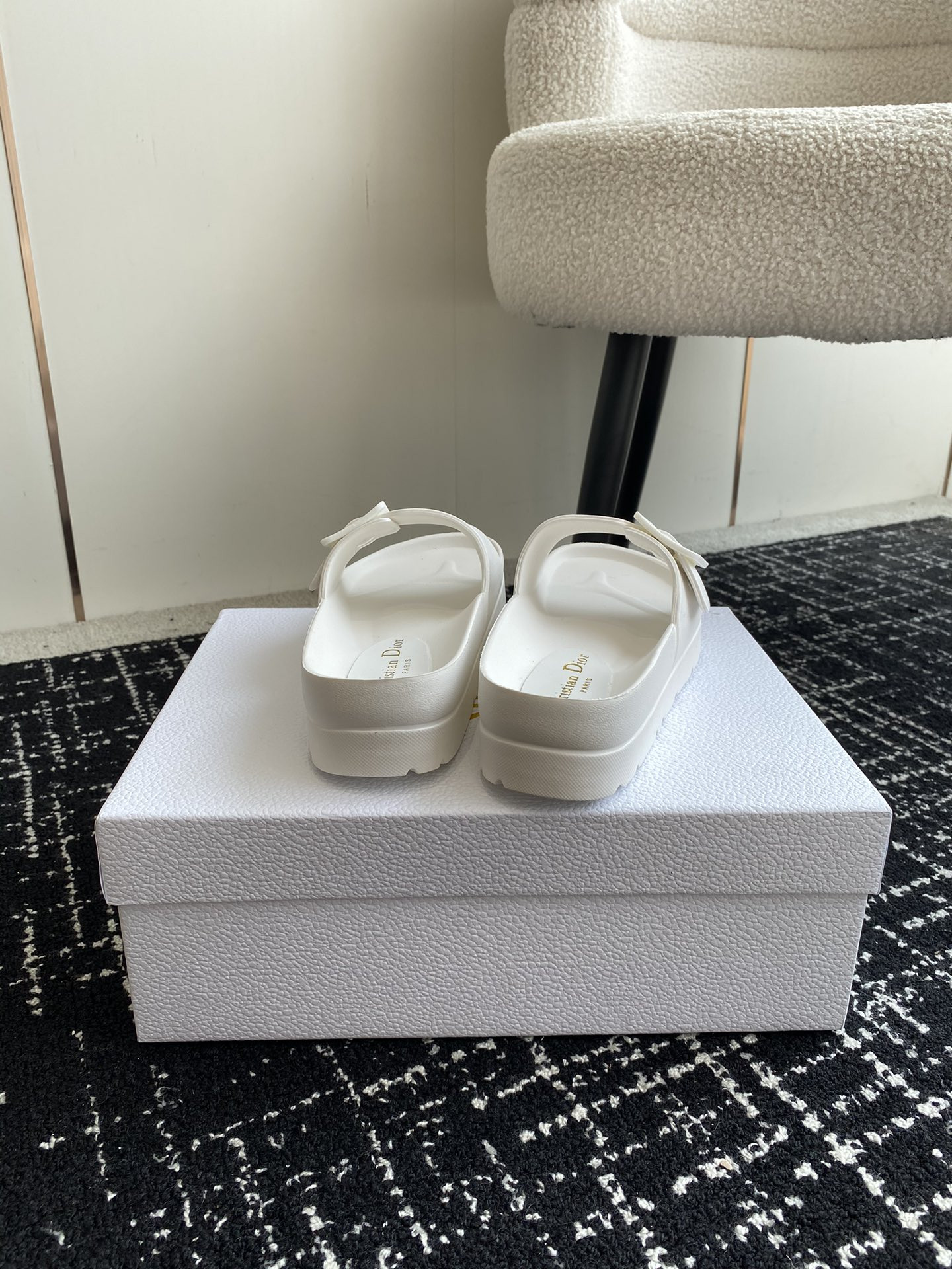 UA D10r Slide White