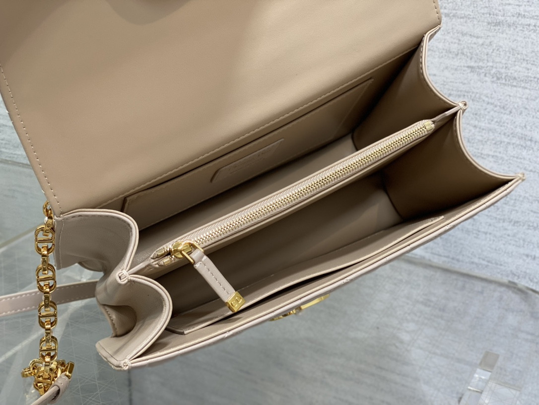 D10r Medium D10r Ange Bag Pink Latte Macrocannage Calfskin 26 x 17 x 9 cm