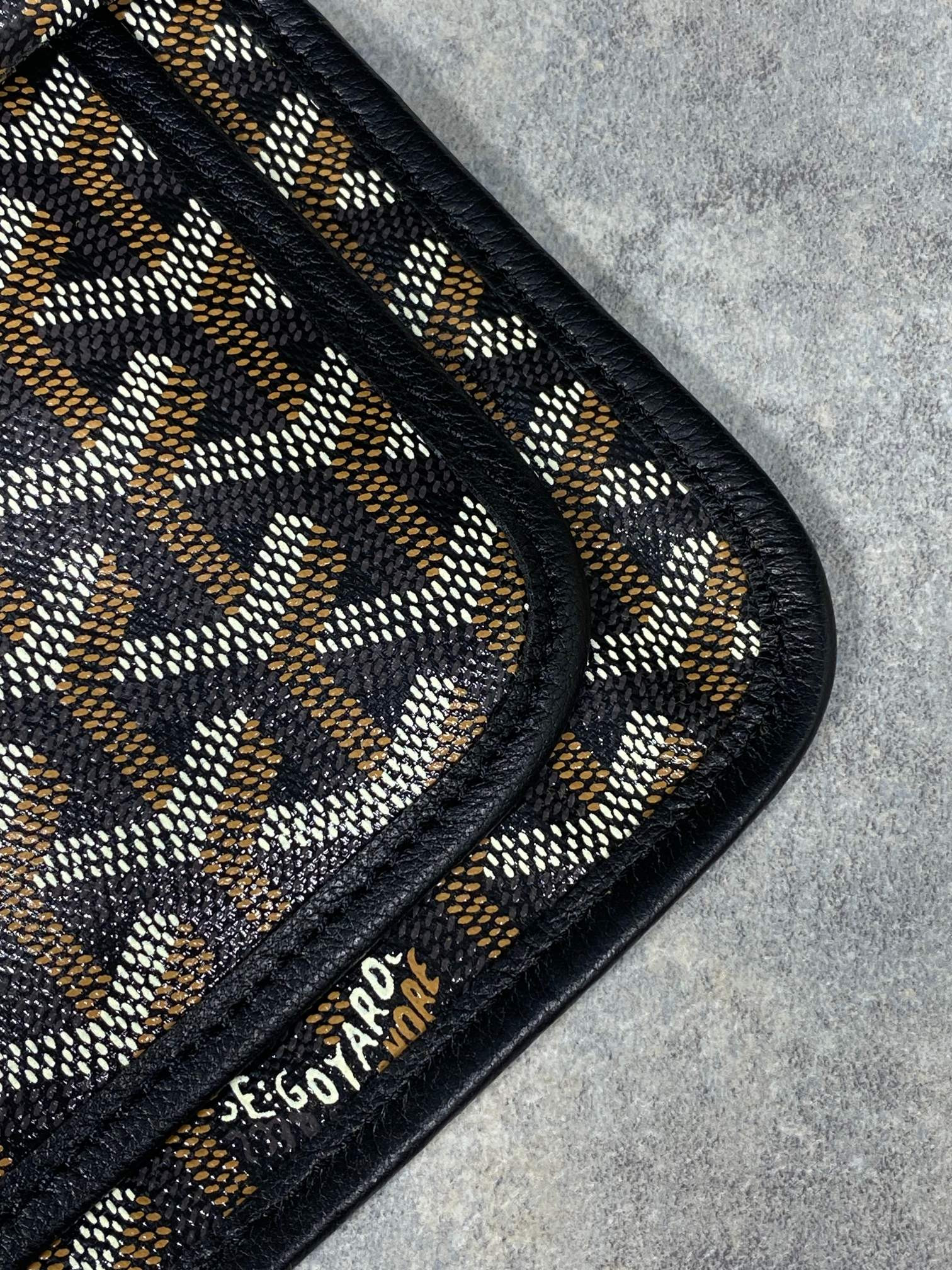 G09ard Plumet Pocket Wallet 21x14x2.5cm