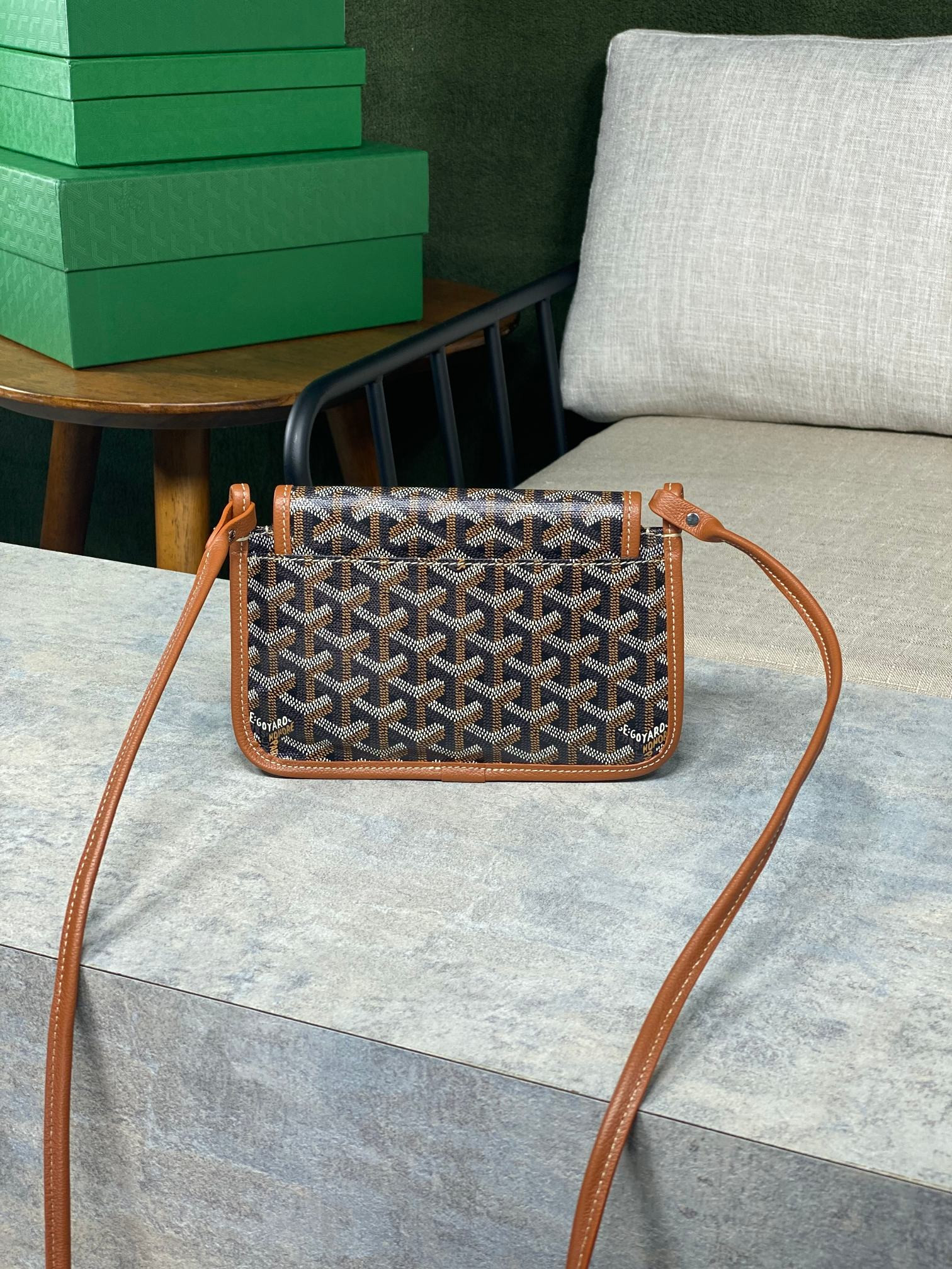 G09ard Plumet Pocket Wallet 21x14x2.5cm