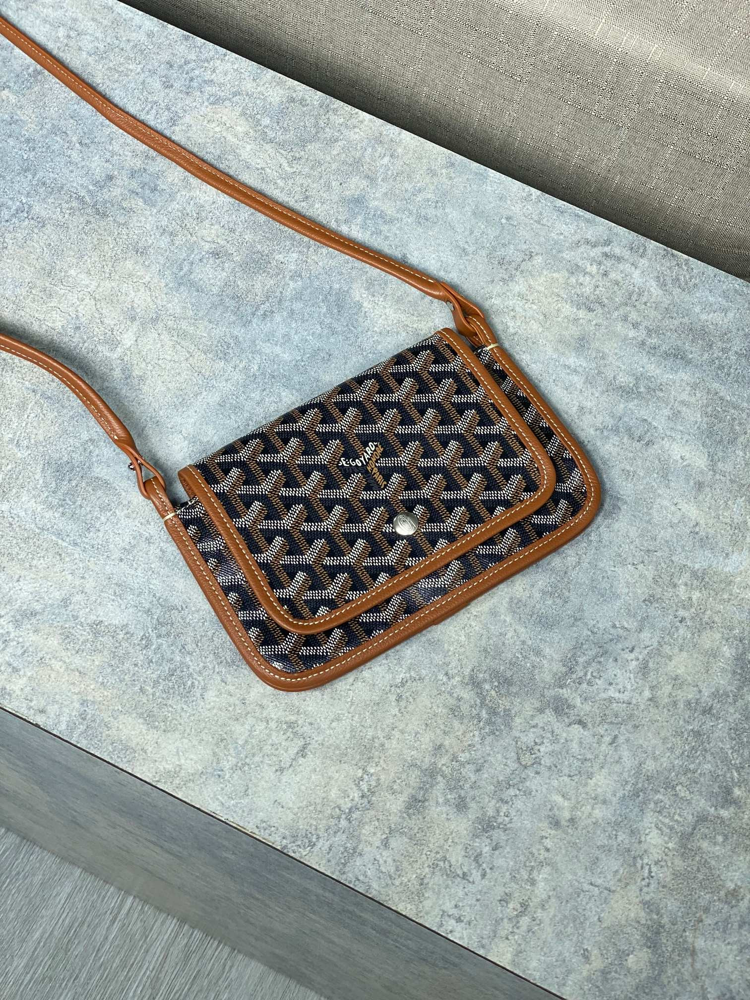 G09ard Plumet Pocket Wallet 21x14x2.5cm